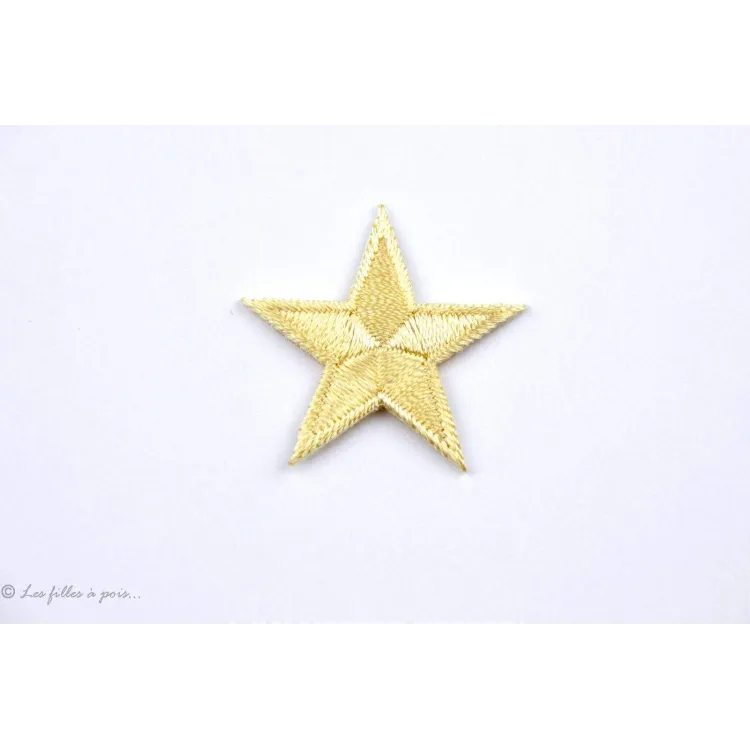 Crachá com estrela - para passar a ferro Tissus et mercerie créative – Nos sélections sans marque - 9 Crachá com estrela - para passar a ferro Tissus et mercerie créative – Nos sélections sans marque - 9