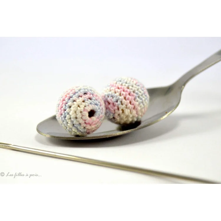 Perle crochetée à la main – Fil chiné et bois naturel - 8 Perle crochetée à la main – Fil chiné et bois naturel - 8