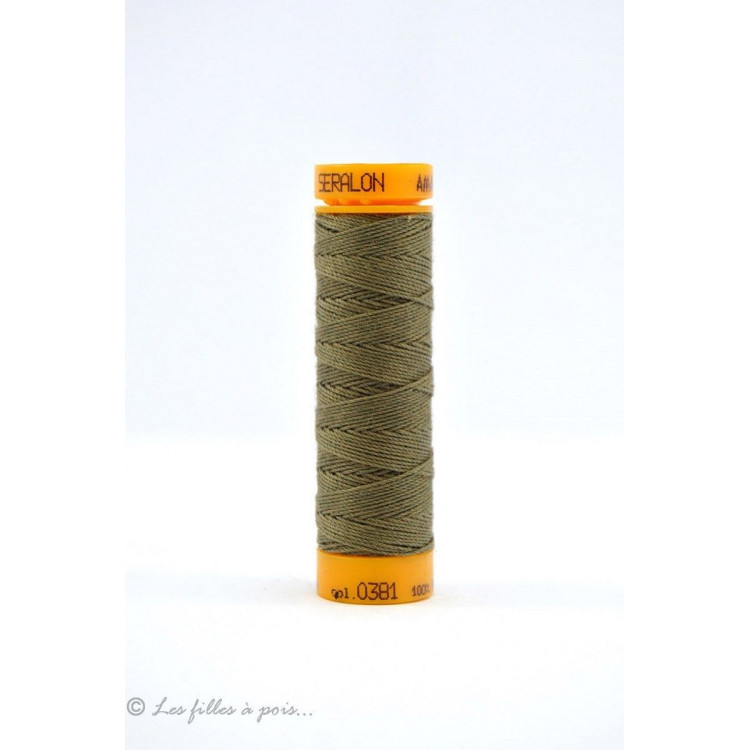 Linha de costura para casas de botão Mettler ® Seralon - Bege - 0381 METTLER ® - Fils à coudre et à broder - 1 Linha de costura para casas de botão Mettler ® Seralon - Bege - 0381 METTLER ® - Fils à coudre et à broder - 1