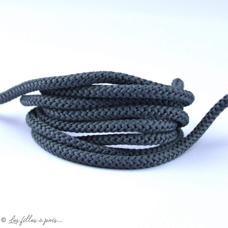 Cordon plat polyester - 4/5mm Autres marques - Tissus et mercerie - 9 Cordon plat polyester - 4/5mm Autres marques - Tissus et mercerie - 9