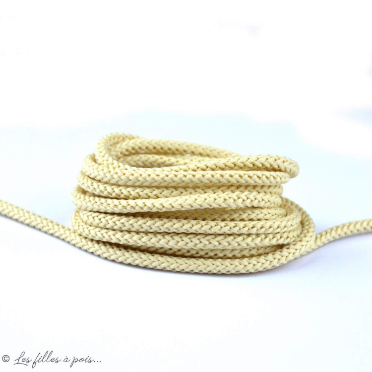 Cordão de poliéster - 4/5 mm Autres marques - Tissus et mercerie - 12 Cordão de poliéster - 4/5 mm Autres marques - Tissus et mercerie - 12