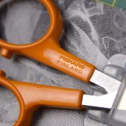 Ciseaux Fiskars ® précision  lames droites - 10cm Fiskars ® - Ciseaux et outils de coupe - 2