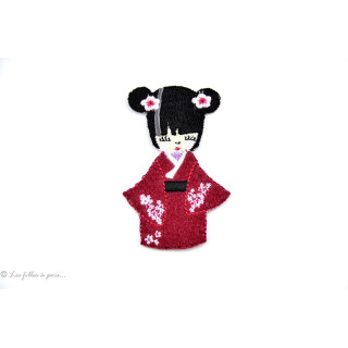 Écusson kokeshi - Bordeaux - Thermocollant  - 1