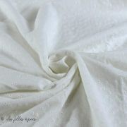 Tissu coton Broderie anglaise motif texturé - Blanc cassé Autres marques - 4