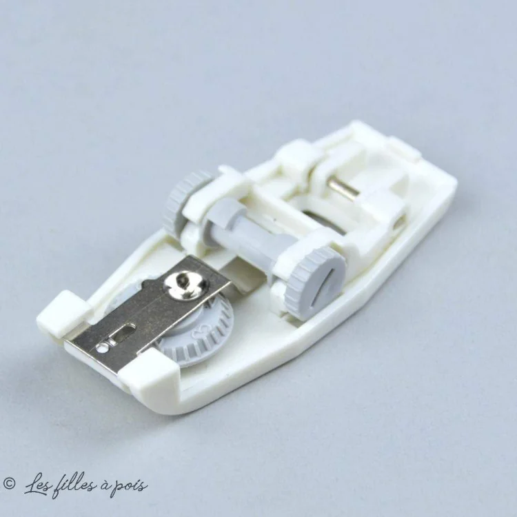 Pied de biche machine à coudre pose élastique Husqvarna Viking Tissus et mercerie créative – Nos sélections sans marque - 1