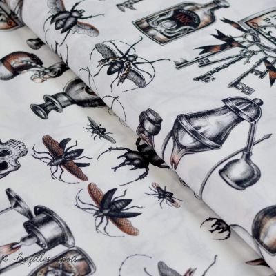 Tissu coton motif insecte et tête de mort "Dark Magic" - Henry Alexander ® Alexander HENRY Fabrics ® - Tissus - 1