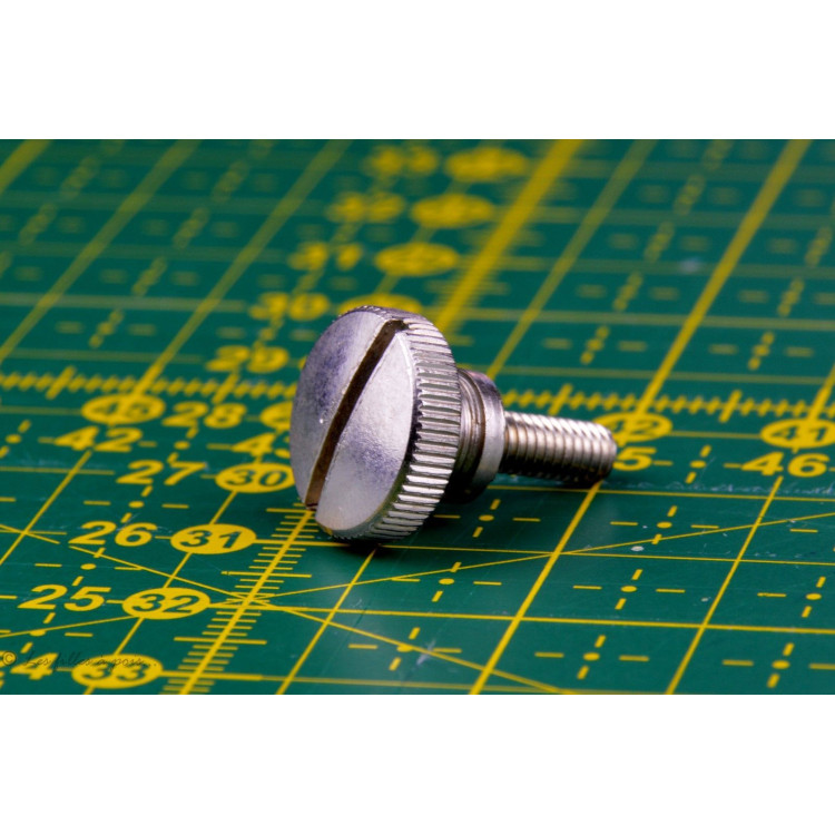 Parafuso de fixação serrilhado do suporte do calcador da máquina de costura Autres marques - Tissus et mercerie - 1 Parafuso de fixação serrilhado do suporte do calcador da máquina de costura Autres marques - Tissus et mercerie - 1