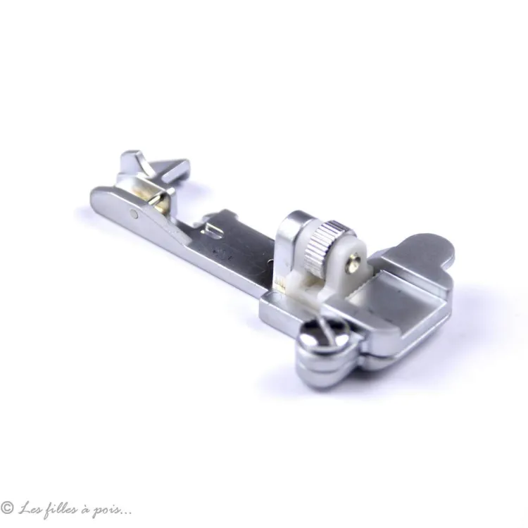 Prensatelas para overlock elástico PFAFF 1230 OL compatible Pfaff : machines à coudre, surjeteuses Lidl et pièces détachées - 1 Prensatelas para overlock elástico PFAFF 1230 OL compatible Pfaff : machines à coudre, surjeteuses Lidl et pièces détachées - 1