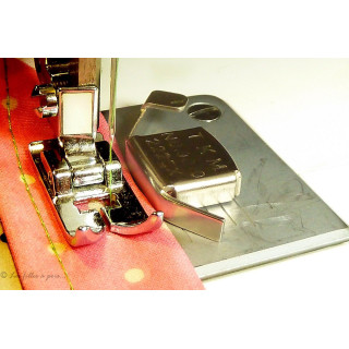 Guide de couture aimanté machine à coudre Autres marques - Tissus et mercerie - 1