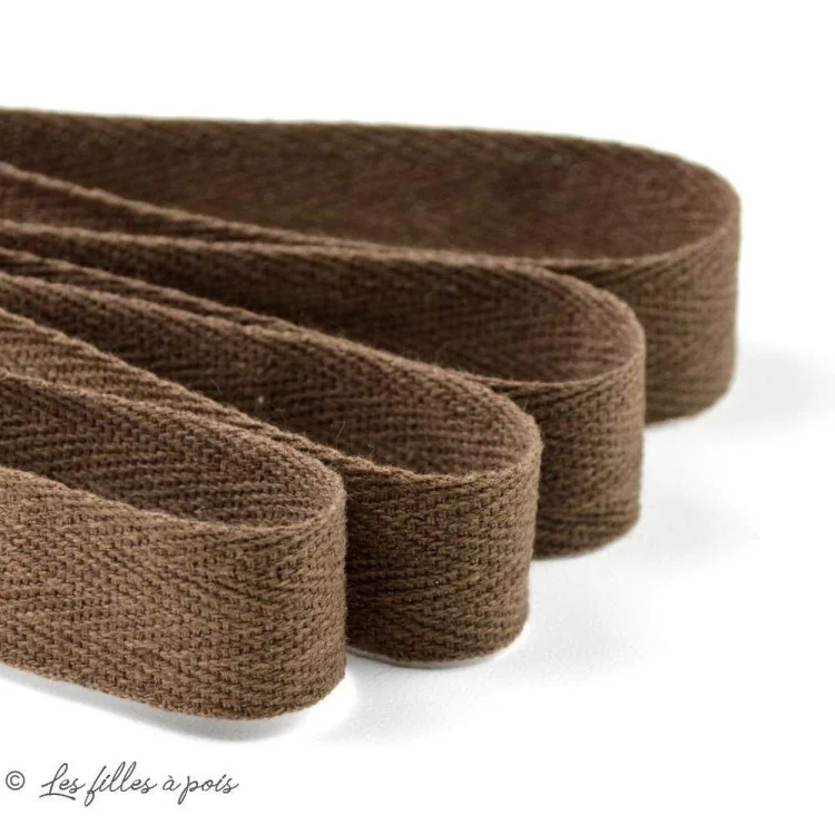 DESTOCK Cordon ruban sergé coton – 20 mm – Vendu au mètre – Plusieurs coloris Tissus et mercerie créative – Nos sélections sans DESTOCK Cordon ruban sergé coton – 20 mm – Vendu au mètre – Plusieurs coloris Tissus et mercerie créative – Nos sélections sans