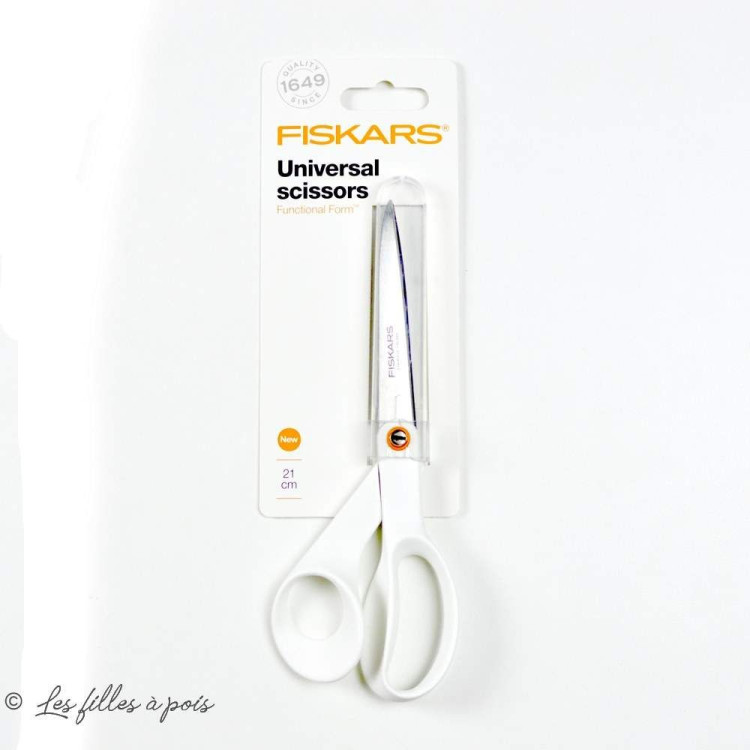 Tesoura universal clássica Fiskars ® - 21cm Fiskars ® - 7 Tesoura universal clássica Fiskars ® - 21cm Fiskars ® - 7