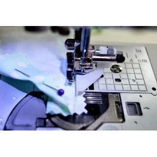 Pied de biche machine à coudre ourleur avec guide – Ourlet invisible facile Tissus et mercerie créative – Nos sélections sans ma