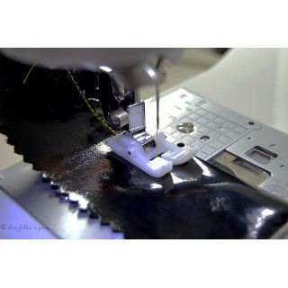 Pied presseur teflon machine a coudre Autres marques - Tissus et mercerie - 1