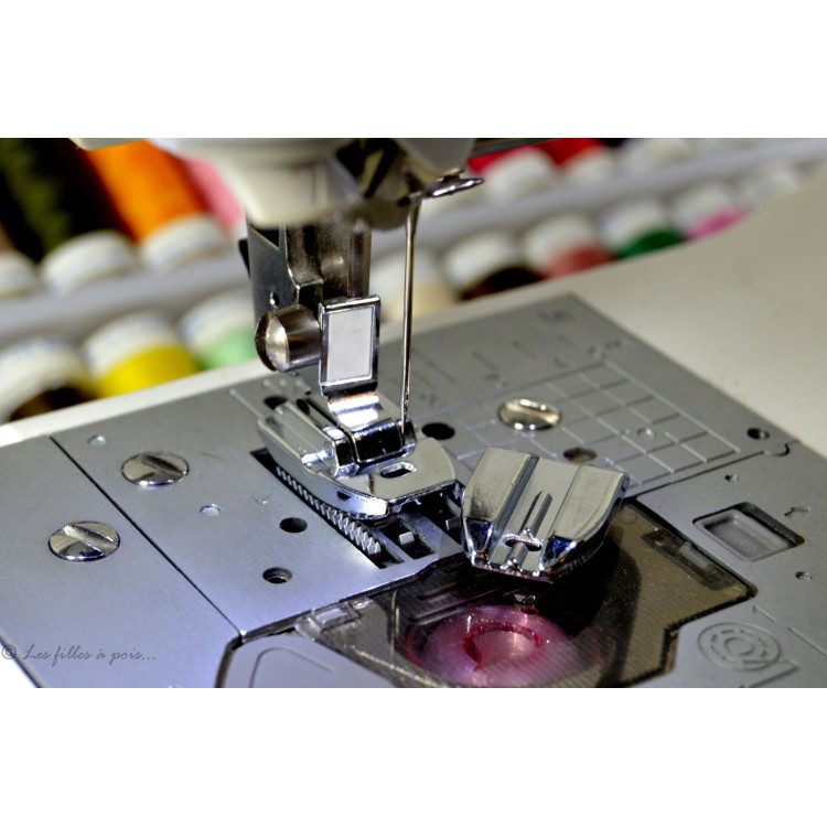 Calcador de fecho de correr para máquina de costura - metal invisível Autres marques - Tissus et mercerie - 1 Calcador de fecho de correr para máquina de costura - metal invisível Autres marques - Tissus et mercerie - 1