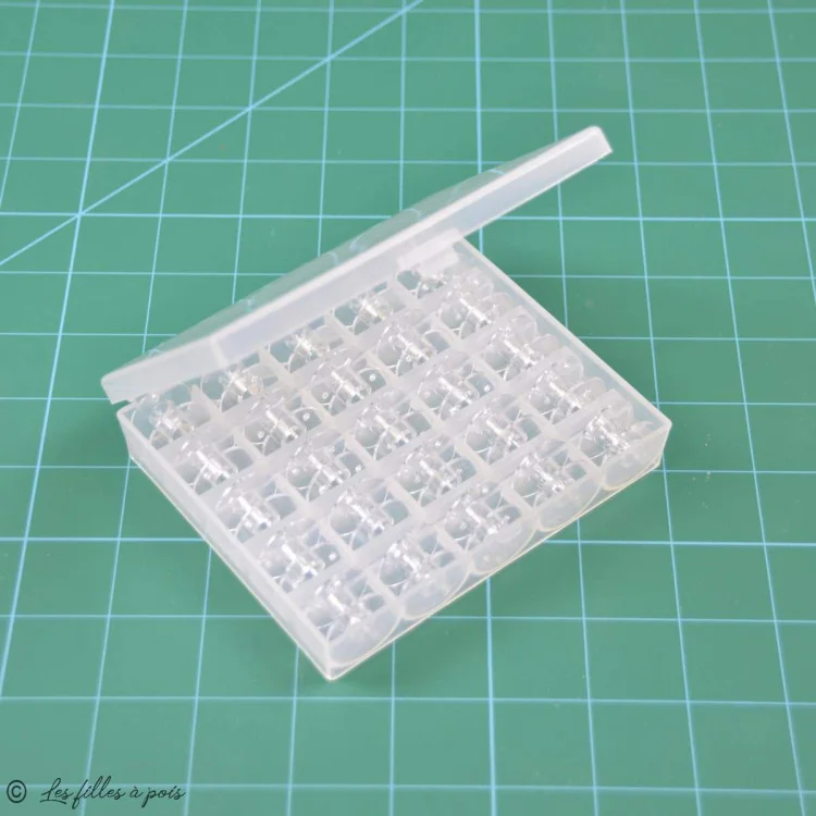 Boîte de 25 canettes standard – Plastique – Compatibles machines Tissus et mercerie créative – Nos sélections sans marque