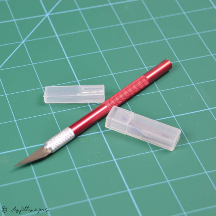 Scalpel de précision en aluminium + étui de 5 lames ou étui de 6 lames pour scalpel Autres marques - Tissus et mercerie - 6 Scalpel de précision en aluminium + étui de 5 lames ou étui de 6 lames pour scalpel Autres marques - Tissus et mercerie - 6