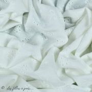 Tissu coton Broderie anglaise motif texturé - Blanc cassé Autres marques - Tissus et mercerie - 4
