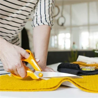 Ciseaux Fiskars Classic universels – 25 cm – Lames inox – Fabrication finlandaise Fiskars : ciseaux couture, cutters rotatifs et