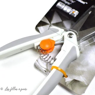 Ciseaux Fiskars Easy Action SoftGrip – 13 cm – Micro-Tip – Ambidextres Fiskars : ciseaux couture, cutters rotatifs et outils cré