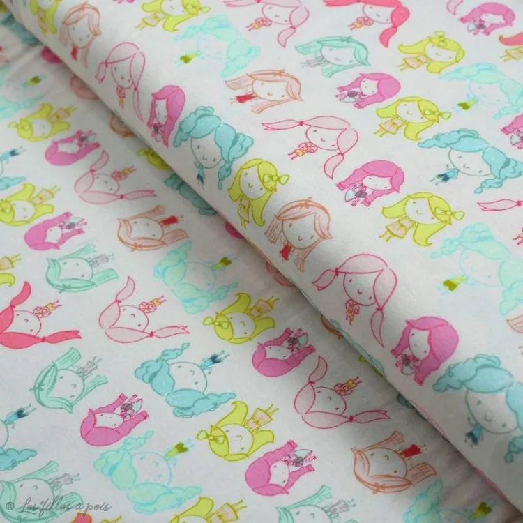 Coupon de tissu jersey motif fillettes "Daydream" de Patty Basemi - Rose, bleu et jaune - 200cm - AGF Art Gallery Fabrics : tiss Coupon de tissu jersey motif fillettes "Daydream" de Patty Basemi - Rose, bleu et jaune - 200cm - AGF Art Gallery Fabrics : tiss