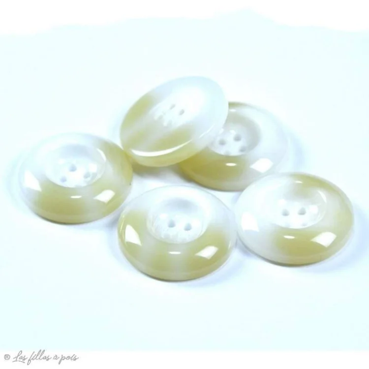 Bouton polyester 4 trous - Rond Tissus et mercerie créative – Nos sélections sans marque - 9 Bouton polyester 4 trous - Rond Tissus et mercerie créative – Nos sélections sans marque - 9