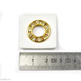 Œillets carrés strass en simili cuir – Lot de 2 – 8,5 mm – Customisation sweat Tissus et mercerie créative – Nos sélections sans