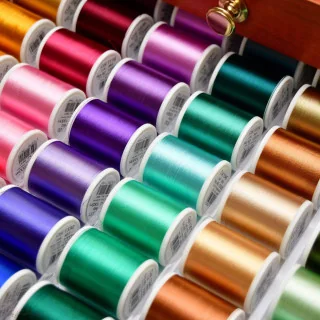 Coffret luxe bois fils à broder machine RAYON 200m – 194 bobines – Madeira Madeira : fils à broder de qualité supérieure - 5