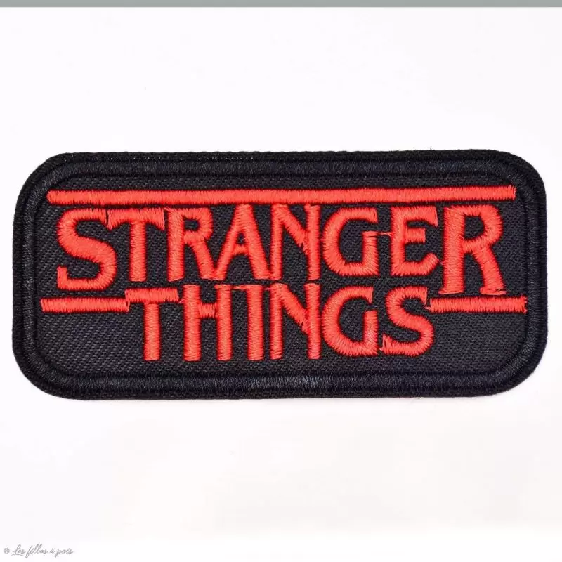 Écusson brodé Stranger Things - Noir et rouge - 1