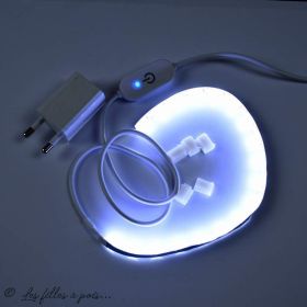 Nappe LED lumineuse pour machine à coudre  - 1