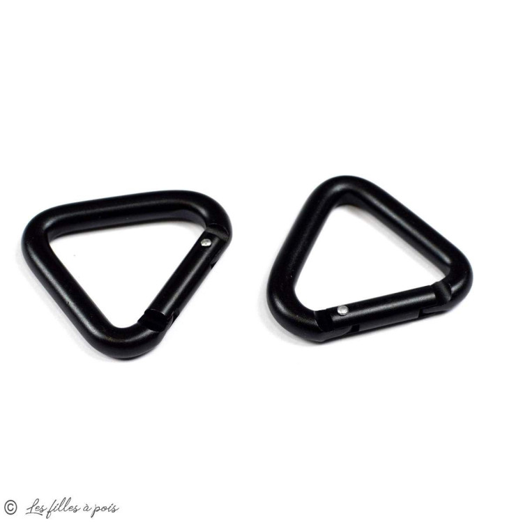 Gancho mosquetón triangular - 35mm - Negro Autres marques - Tissus et mercerie - 1 Gancho mosquetón triangular - 35mm - Negro Autres marques - Tissus et mercerie - 1