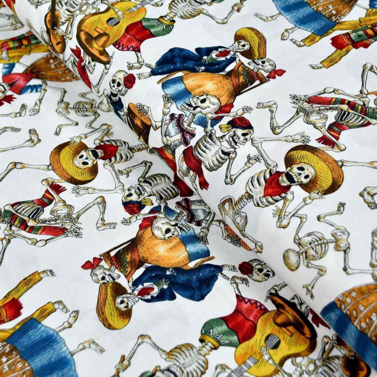 Tissu coton motif tête de mort "Fiesta de los in crowd" pirates - Multicolore - Henry Alexander ® Alexander HENRY Fabrics ® - Ti Tissu coton motif tête de mort "Fiesta de los in crowd" pirates - Multicolore - Henry Alexander ® Alexander HENRY Fabrics ® - Ti