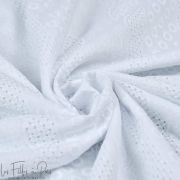 Tissu coton Broderie anglaise motif texturé effet bandes de dentelle - Blanc Autres marques - Tissus et mercerie - 2