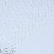 Tissu coton Broderie anglaise motif texturé effet bandes de dentelle - Blanc Autres marques - Tissus et mercerie - 6