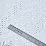 Tissu coton Broderie anglaise motif texturé effet bandes de dentelle - Blanc Autres marques - Tissus et mercerie - 8