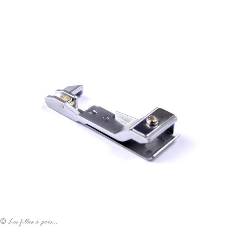 Pied de biche surjeteuse pour fronces Compatible PFAFF 1230 OL PFAFF ® - Machines à coudre, à broder, à recouvrir et à surjeter Pied de biche surjeteuse pour fronces Compatible PFAFF 1230 OL PFAFF ® - Machines à coudre, à broder, à recouvrir et à surjeter