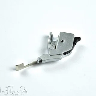 Support pied presseur surjeteuse PFAFF Element 1450OL – À clip Pfaff : machines à coudre, surjeteuses Lidl et pièces détachées -
