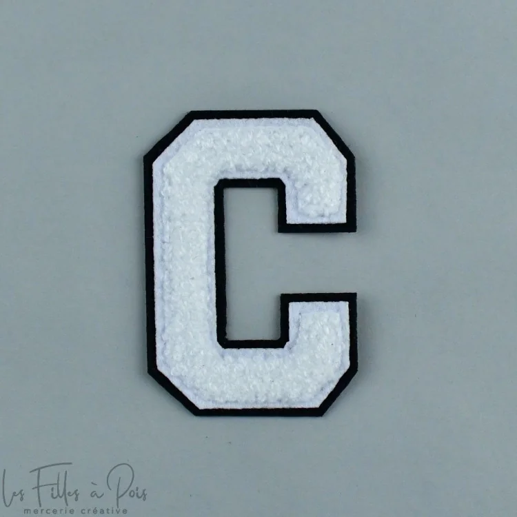 Ecusson lettres de l'alphabet en éponge - Blanc et noir - Thermocollant Tissus et mercerie créative – Nos sélections sans marque Ecusson lettres de l'alphabet en éponge - Blanc et noir - Thermocollant Tissus et mercerie créative – Nos sélections sans marque