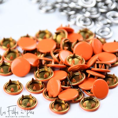 9 boutons couture 