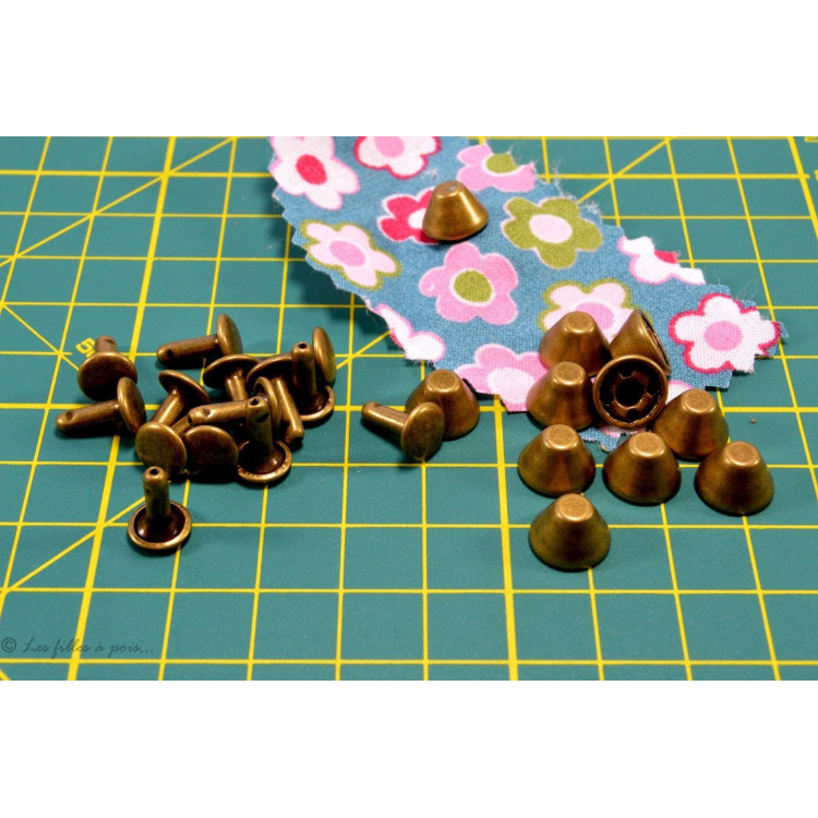 Pés de saco de engaste - Bronze antigo 10mm - Conjunto de 8 Autres marques - Tissus et mercerie - 1 Pés de saco de engaste - Bronze antigo 10mm - Conjunto de 8 Autres marques - Tissus et mercerie - 1