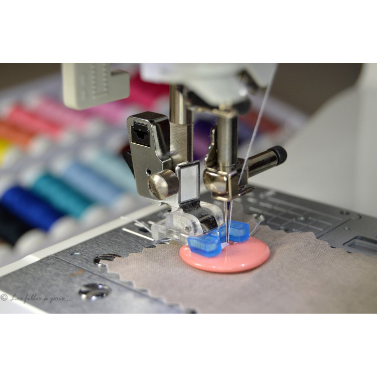 Pied pose bouton machine a coudre Autres marques - Tissus et mercerie - 1 Pied pose bouton machine a coudre Autres marques - Tissus et mercerie - 1