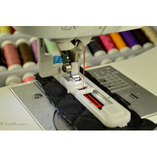 Pied boutonnière machine a coudre boutonnière - automatique Autres marques - Tissus et mercerie - 1