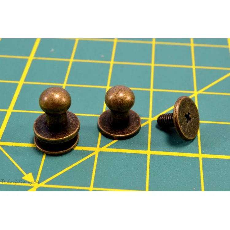 Plots à visser - Bronze antique - Lot de 4 Tissus et mercerie créative – Nos sélections sans marque - 1