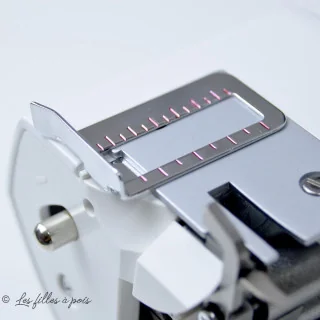Guide de couture réglable pour surjeteuse – Compatible JAGUAR 489 et modèles standards Jaguar : machines à coudre et surjeteuses