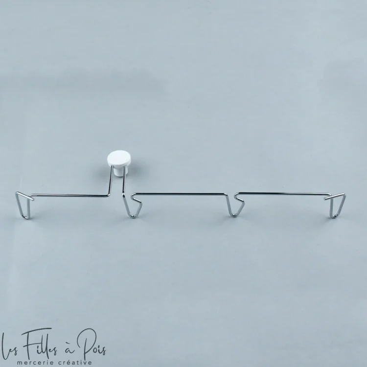 Dévidoir de cônes pour surjeteuse JAGUAR 489 – Bras télescopique guide-fil Jaguar : machines à coudre et surjeteuses accessibles Dévidoir de cônes pour surjeteuse JAGUAR 489 – Bras télescopique guide-fil Jaguar : machines à coudre et surjeteuses accessibles