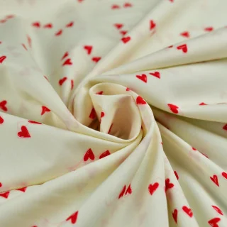 Popeline de coton AGF – Petits cœurs rouges – Douce & fluide Art Gallery Fabrics : tissus premium aux imprimés uniques - 2