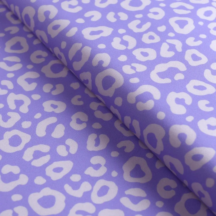 Tissu lycra maillot de bain fleurs "Lavender Clash" Violet et écru - UFP50+ - Collections Contrastes - Les Filles à Pois Design 