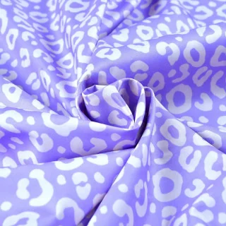Tissu imperméable déperlant léopard "Lavender Clash" violet et écru - Collection Contrastes - Les Filles à Pois Design Les Fille