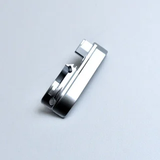 Pied passepoil pour surjeteuse – Compatible Jaguar 489, Veritas Simone, Pfaff Jaguar : machines à coudre et surjeteuses accessib