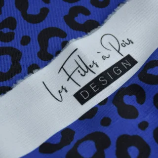 Tissu jersey côtelé "Blue Riff" bleu et noir – Collection Contrastes - Les Filles à Pois Design Les Filles à Pois - Design : mot