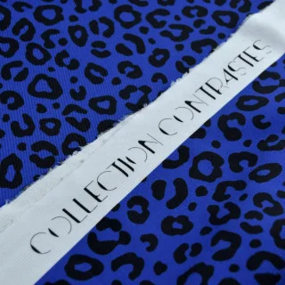 Tissu jersey côtelé "Blue Riff" bleu et noir – Collection Contrastes - Les Filles à Pois Design Les Filles à Pois - Design : mot